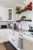 Sunnyside Sanctuary 3 Bedroom Home by RedAwning