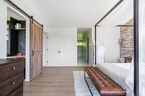 Sunnyside Sanctuary 3 Bedroom Home by RedAwning