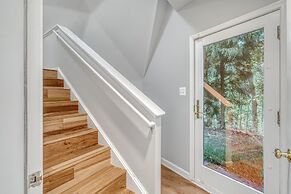 Contemporary Architectural Gem: Modern Retreat 5 Bedroom Home