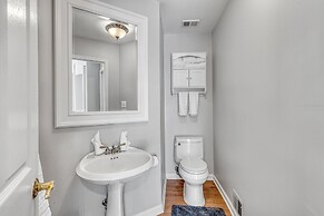 Contemporary Architectural Gem: Modern Retreat 5 Bedroom Home