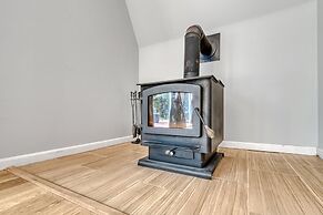 Contemporary Architectural Gem: Modern Retreat 5 Bedroom Home