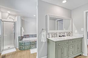 Contemporary Architectural Gem: Modern Retreat 5 Bedroom Home