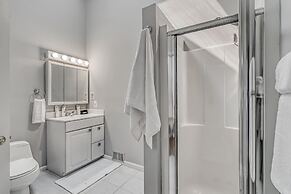 Contemporary Architectural Gem: Modern Retreat 5 Bedroom Home