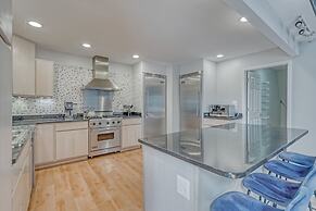 Contemporary Architectural Gem: Modern Retreat 5 Bedroom Home