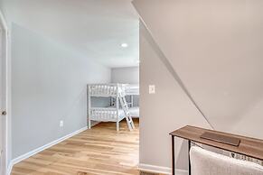 Contemporary Architectural Gem: Modern Retreat 5 Bedroom Home