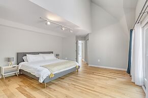 Contemporary Architectural Gem: Modern Retreat 5 Bedroom Home