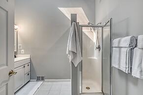 Contemporary Architectural Gem: Modern Retreat 5 Bedroom Home