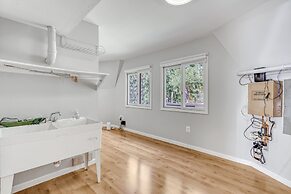 Contemporary Architectural Gem: Modern Retreat 5 Bedroom Home