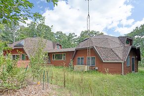 Contemporary Architectural Gem: Modern Retreat 5 Bedroom Home