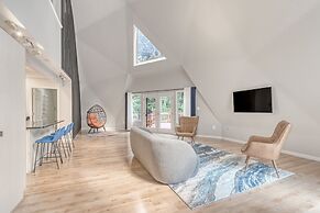 Contemporary Architectural Gem: Modern Retreat 5 Bedroom Home