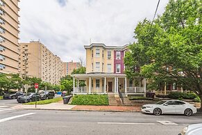 Trolley Teacup Charming Cozy Studio 1 Bedroom Apts by RedAwning