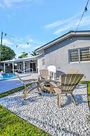 Boca Beauty - Stylish Home With Pool 3 Bedroom Home by RedAwning