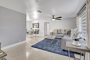 Boca Beauty - Stylish Home With Pool 3 Bedroom Home by RedAwning