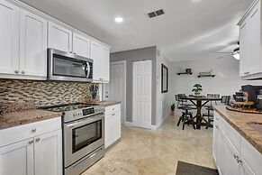 Boca Beauty - Stylish Home With Pool 3 Bedroom Home by RedAwning