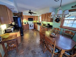 Adirondack Cozy Cottage Hideaway 4 Bedroom Home by RedAwning