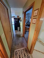 Adirondack Cozy Cottage Hideaway 4 Bedroom Home by RedAwning