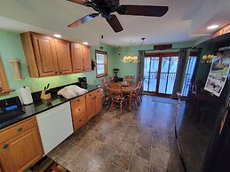 Adirondack Cozy Cottage Hideaway 4 Bedroom Home by RedAwning