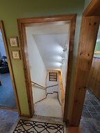 Adirondack Cozy Cottage Hideaway 4 Bedroom Home by RedAwning