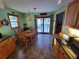 Adirondack Cozy Cottage Hideaway 4 Bedroom Home by RedAwning