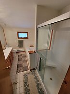 Adirondack Cozy Cottage Hideaway 4 Bedroom Home by RedAwning
