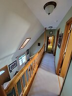 Adirondack Cozy Cottage Hideaway 4 Bedroom Home by RedAwning