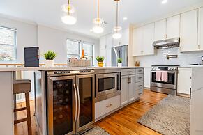 Windy City Getaway 3br 2ba Chicago Townhouse 3 Bedroom Home by RedAwni