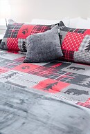 Moose Meadow 5 Bedroom Home by RedAwning