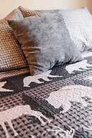 Moose Meadow 5 Bedroom Home by RedAwning