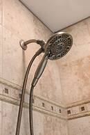 Moose Meadow 5 Bedroom Home by RedAwning