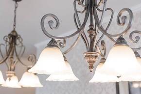 Moose Meadow 5 Bedroom Home by RedAwning