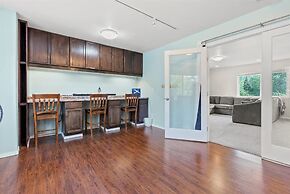 Moose Meadow 5 Bedroom Home by RedAwning