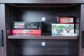 Moose Meadow 5 Bedroom Home by RedAwning