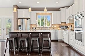 Moose Meadow 5 Bedroom Home by RedAwning