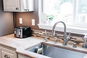 Moose Meadow 5 Bedroom Home by RedAwning