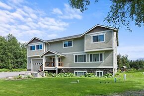 Moose Meadow 5 Bedroom Home by RedAwning