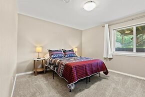 Moose Meadow 5 Bedroom Home by RedAwning