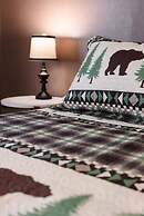 Moose Meadow 5 Bedroom Home by RedAwning