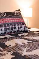 Moose Meadow 5 Bedroom Home by RedAwning