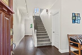 Moose Meadow 5 Bedroom Home by RedAwning