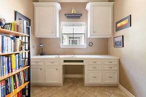 Washington Corridor & Park Living 2 Bedroom Home by RedAwning