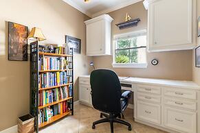 Washington Corridor & Park Living 2 Bedroom Home by RedAwning