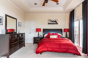 Washington Corridor & Park Living 2 Bedroom Home by RedAwning