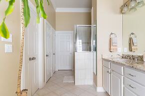 Washington Corridor & Park Living 2 Bedroom Home by RedAwning