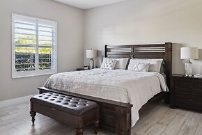 Family Paradise With Private Heated Pool 5 Bedroom Home by RedAwning