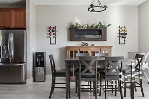 Family Paradise With Private Heated Pool 5 Bedroom Home by RedAwning