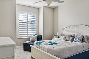 Family Paradise With Private Heated Pool 5 Bedroom Home by RedAwning