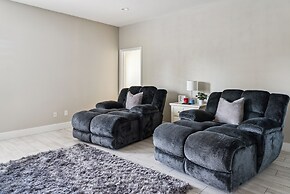 Family Paradise With Private Heated Pool 5 Bedroom Home by RedAwning