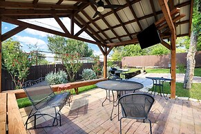 Charming Apartment In The Heart Of San Antonio 3 Bedroom Apts by RedAw