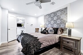 Charming Apartment In The Heart Of San Antonio 3 Bedroom Apts by RedAw