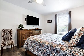 Charming Apartment In The Heart Of San Antonio 3 Bedroom Apts by RedAw